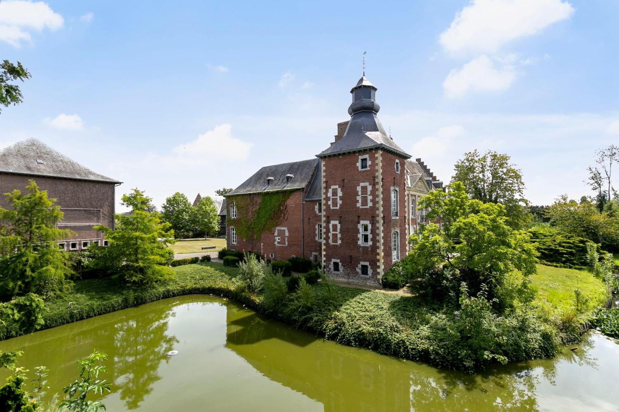 Chateau De Looz Экстерьер фото