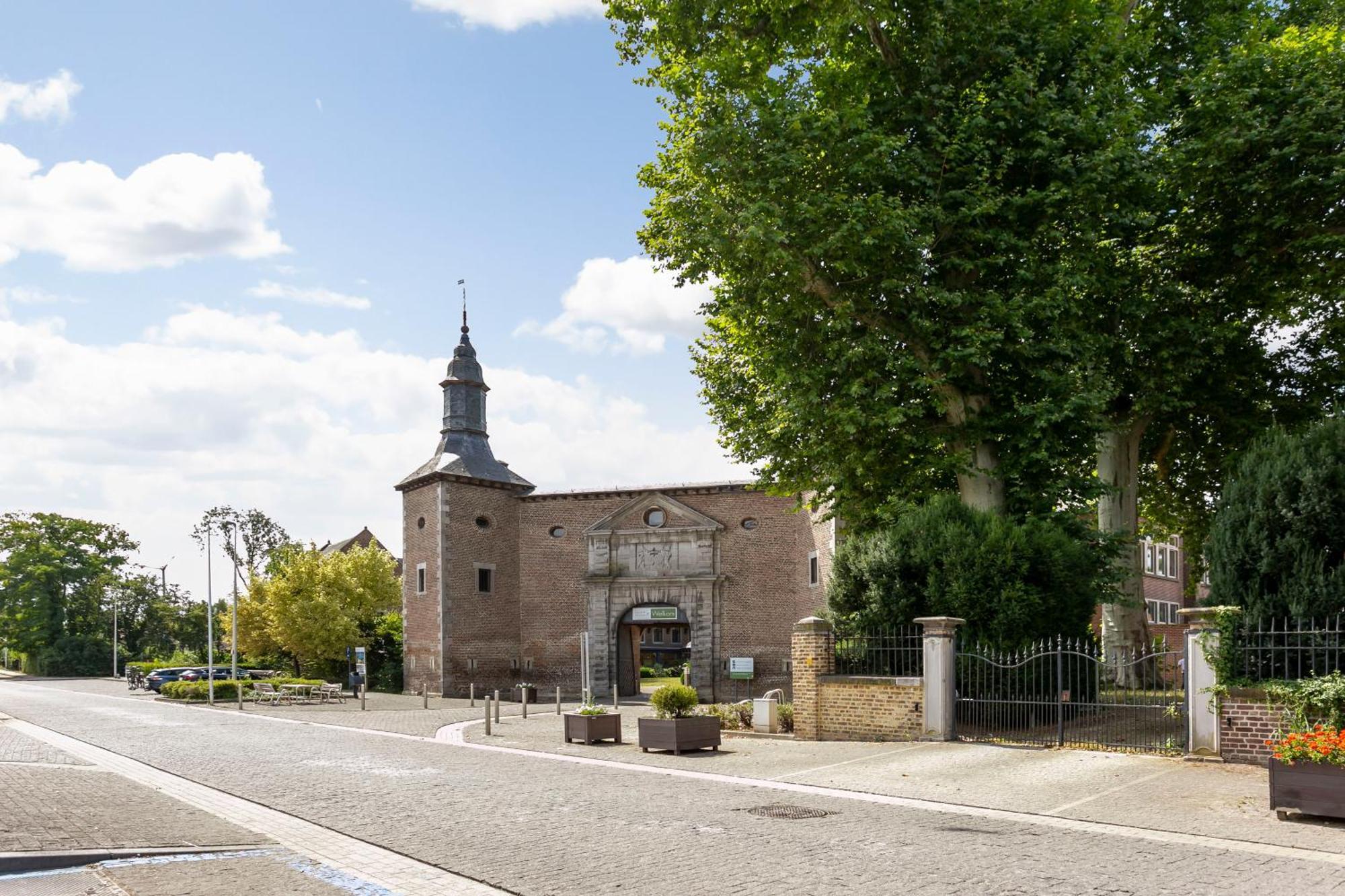 Chateau De Looz Экстерьер фото